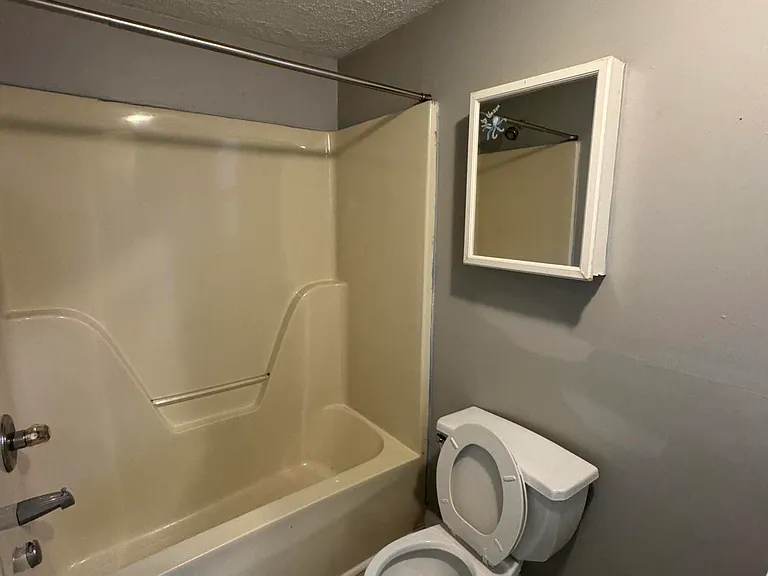 605 Harry St — Photo 13
