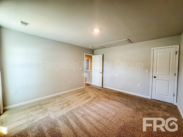1313 Riverstone Dr — Photo 21