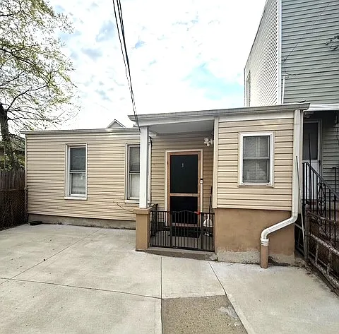 321 John St #1R Photo 1