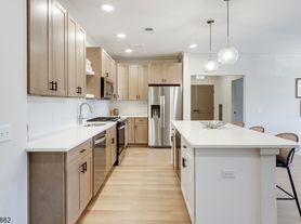 440 North Ave W