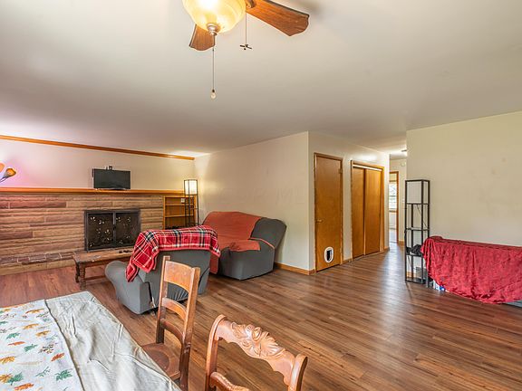 5th image of 1086 Lavina Ave