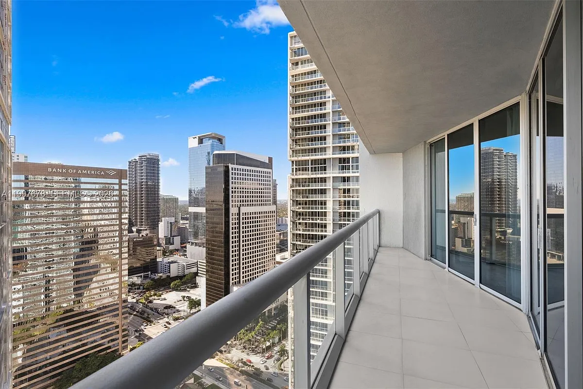 Building Photo - 475 Brickell Ave #3711