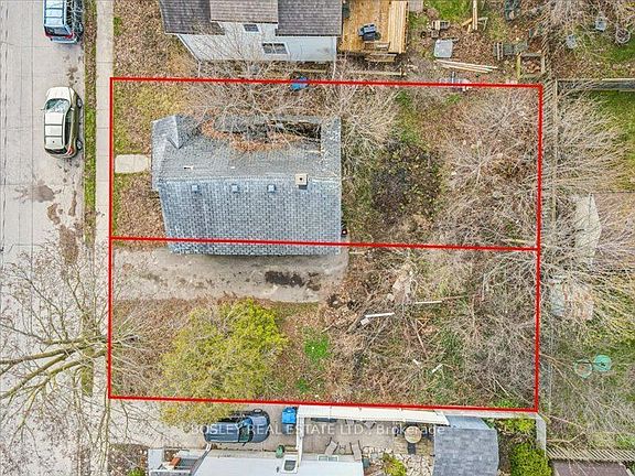 3rd image of 39 Menzie Ave