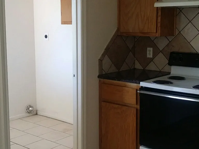 1102 Circle M Dr #C — Photo 14