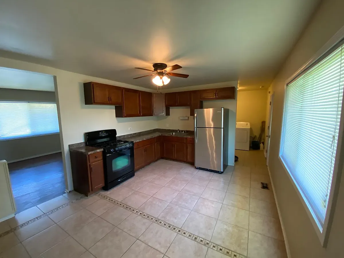 Building Photo - 22249 Latonia Ln