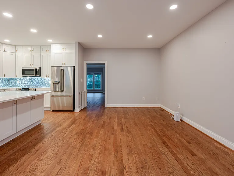 2714 Earls Ct — Photo 8