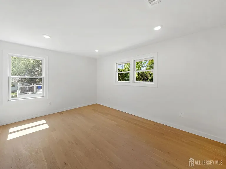 3 Meadow Rd #2 — Photo 10