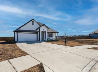 241 Sweetwater Creek Ln, Hutto, TX 78634