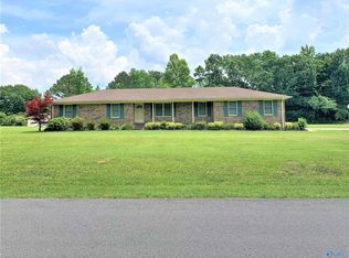218 Springdale Rd SW, Hartselle, AL 35640