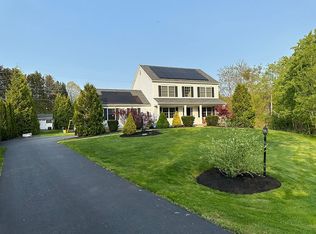 1 Cold Springs Dr, Halfmoon, NY 12065
