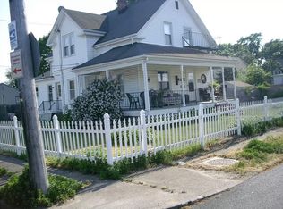 346 Pawtuxet Ave, Warwick, RI 02888