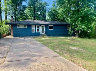 5 Roxbury Dr, Little Rock, AR 72209