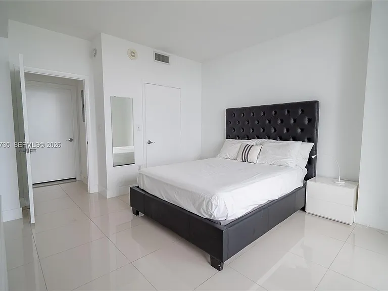 253 NE 2nd St #2107 — Photo 12