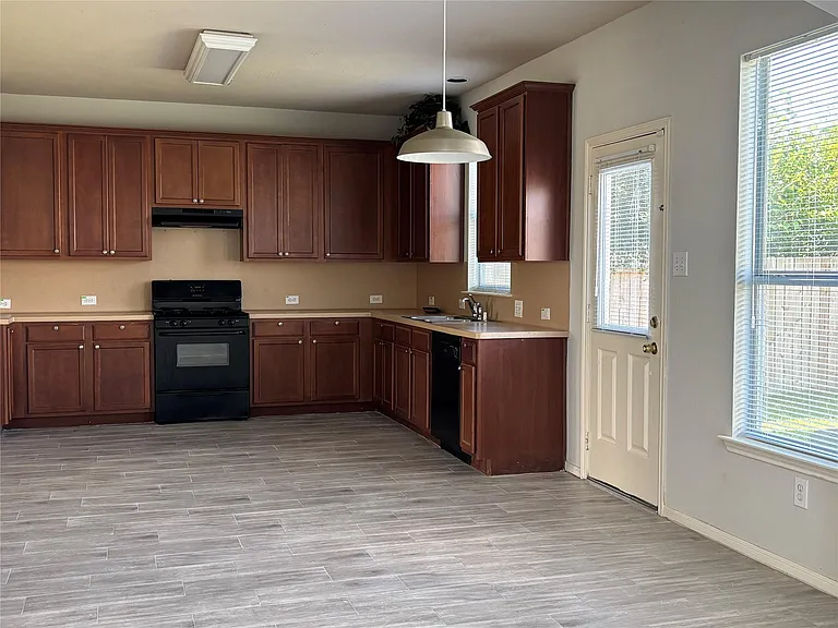21518 Haylee Way — Photo 8