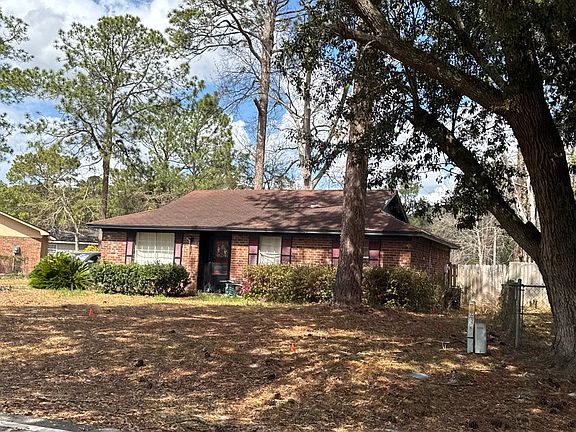 2nd image of 930 Greenbriar Trl