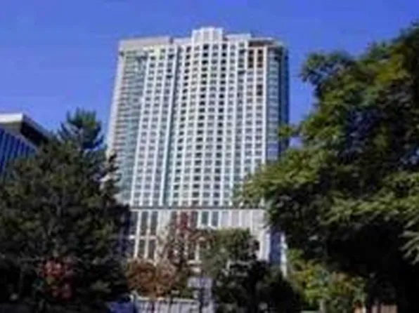 8 Park Rd #2108, Toronto, ON M4W 3S5