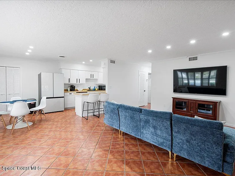 2175 Barracuda Ave — Photo 4