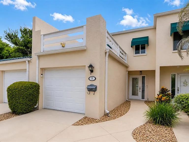 7 Emerald Ct — Photo 2