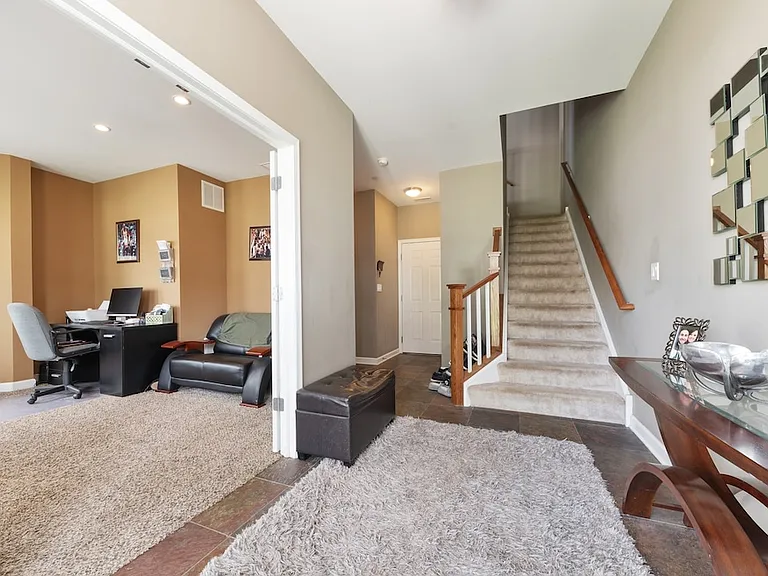 28 Lakeview Pl #28 — Photo 3