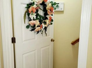 12 Lilac Ln, Worcester, MA 01607