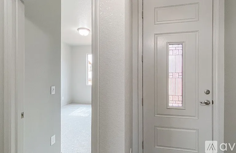 343 Berwick Pl — Photo 2