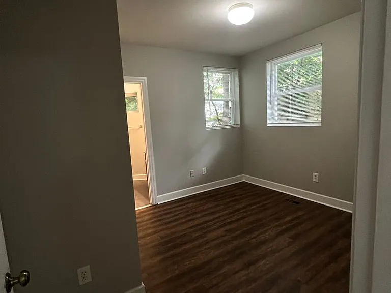9-21 Pearl St — Photo 8