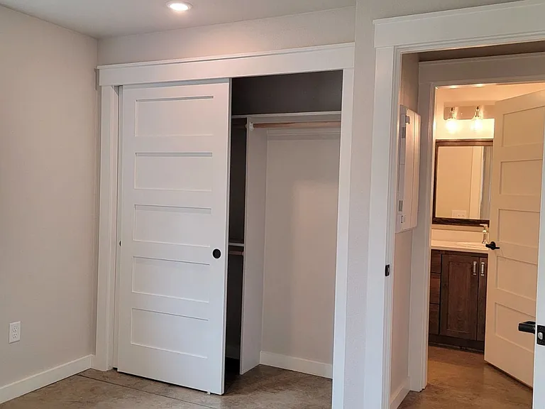 6960 SW Canyon Rd #B — Photo 3