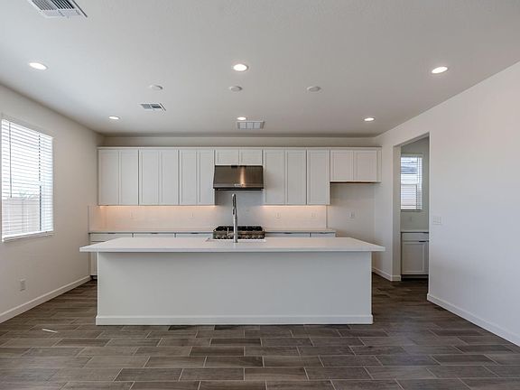 5th image of 34940 Augite Way San