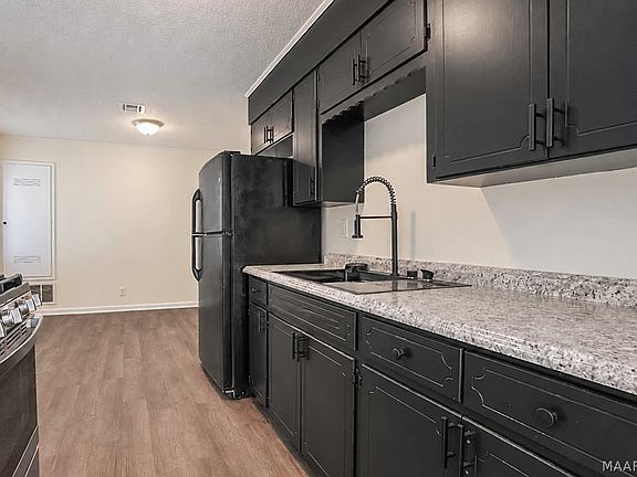 5th image of 3238 Elsberry Rd