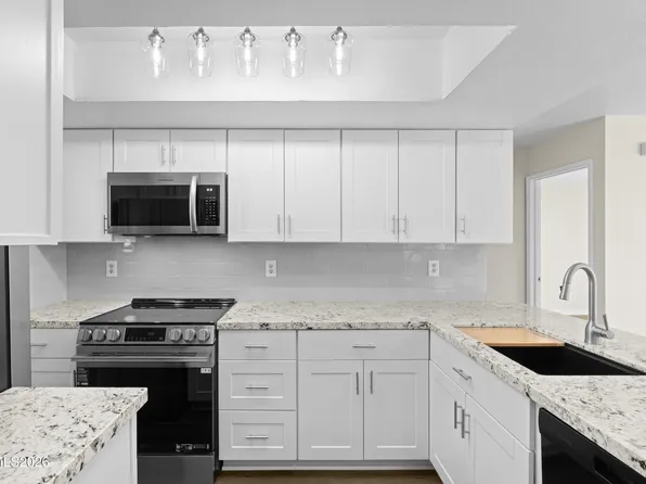 8600 Dixon Ln, Reno, NV 89511