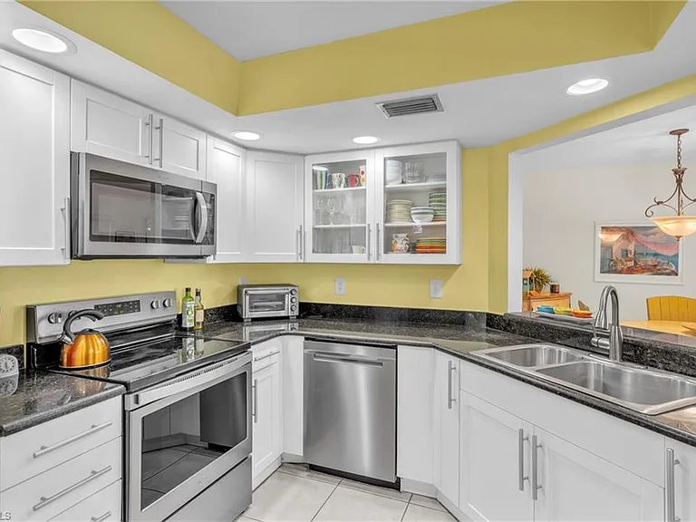 601 Beachwalk Cir #101 — Photo 9