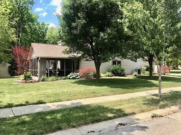 2nd image of 5589 Lake Knoll Way