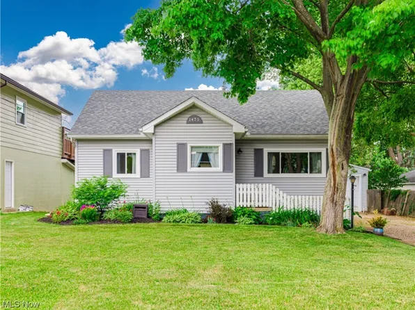 1475 Wayne St, Barberton, OH 44203