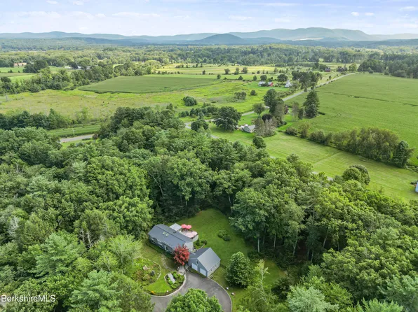 128 Rannapo Rd, Sheffield, MA 01257