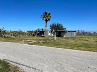 1012 N Jacks Rd, Crystal Beach, TX 77650