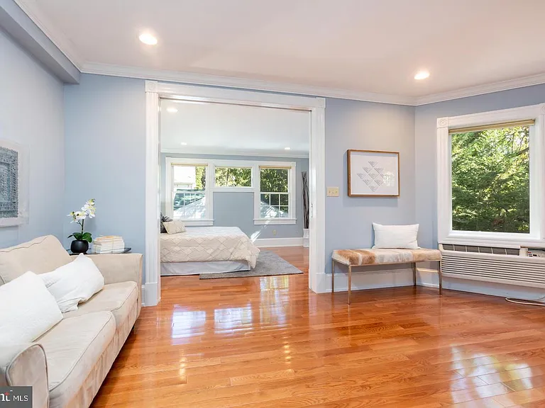 4457 Macarthur Blvd NW — Photo 19