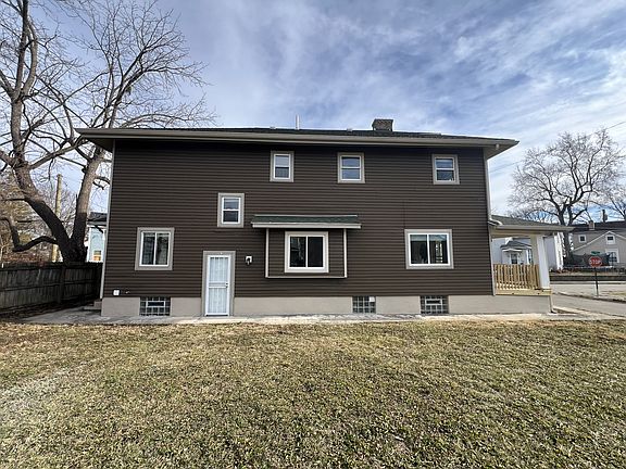 4th image of 103 Warder St