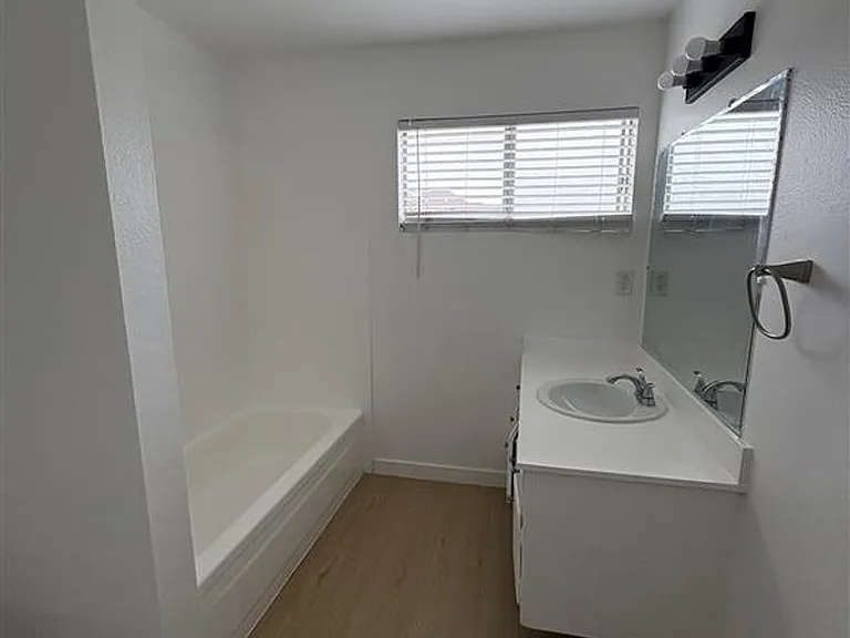 800 Linden Ave in Long Beach — Photo 26