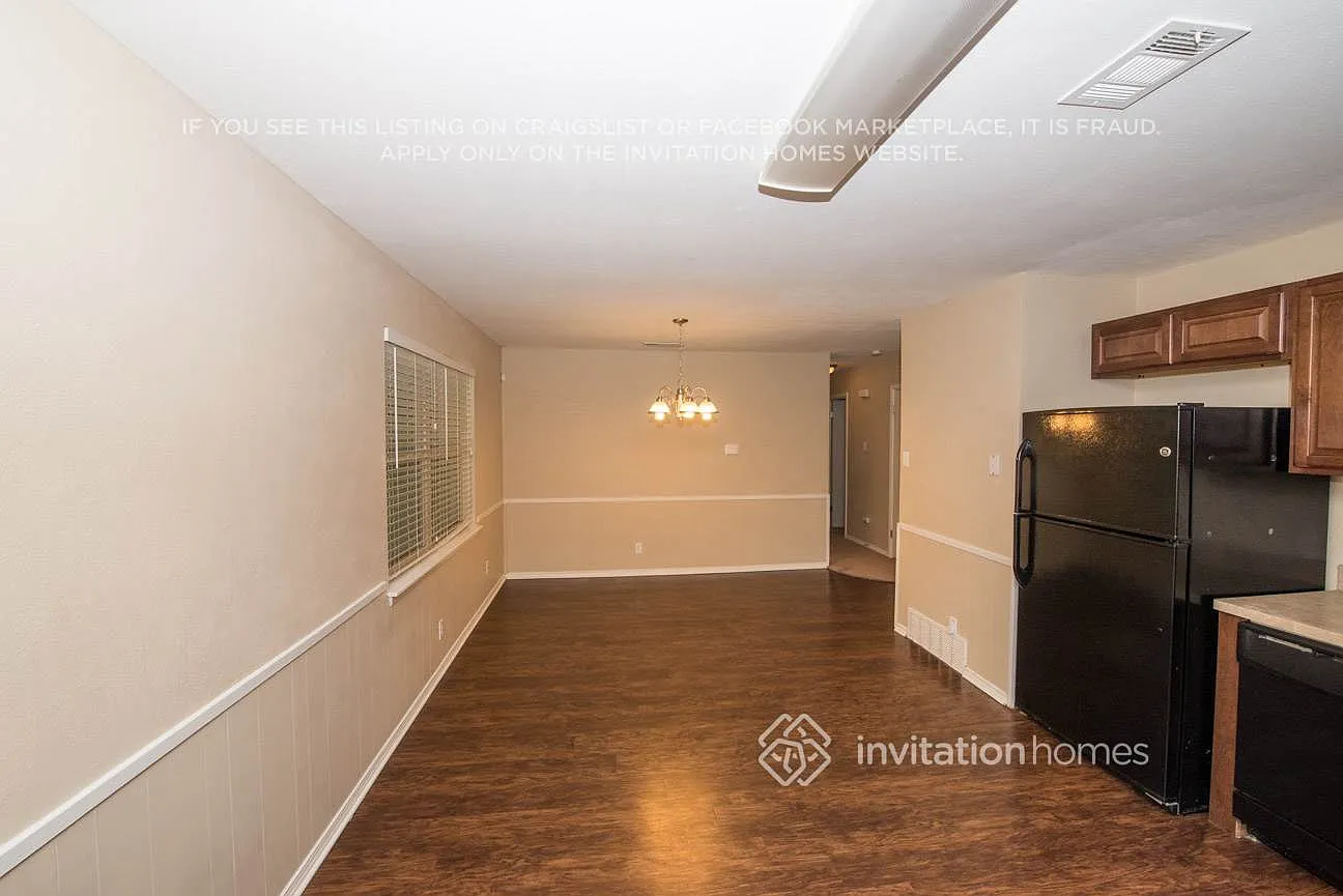 202 Jefflyn Ct Euless, TX 76040 — Photo 2