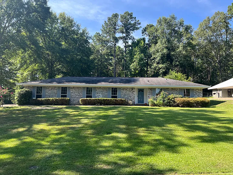 2907 Lafourche Ave — Photo 1