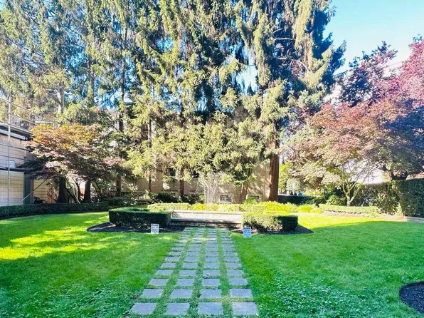 1850 Comox St #502, Vancouver, BC V6G 1R3