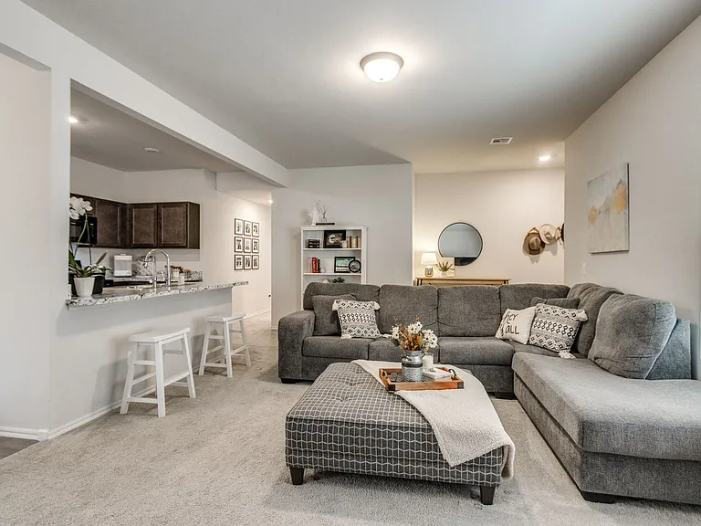 823 Highgarden Cir — Photo 8