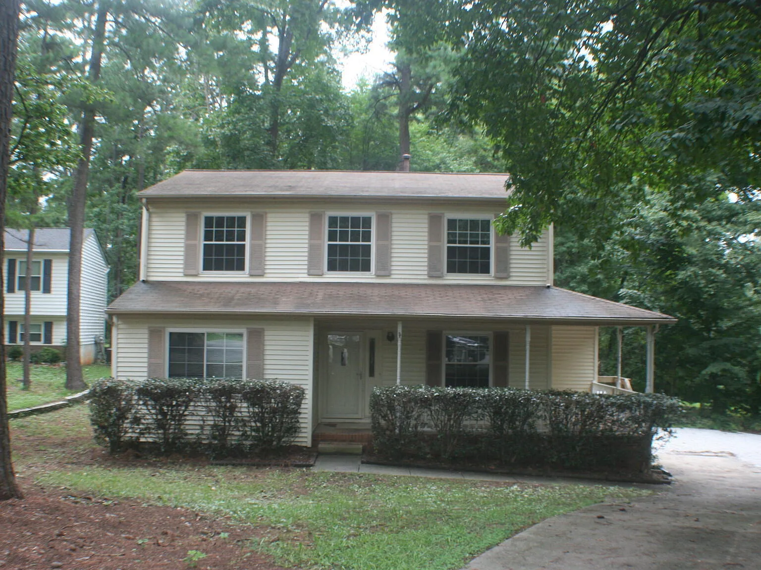 4 bed, 2.5 bath, 2400 sqft, $2,400 — Photo 1
