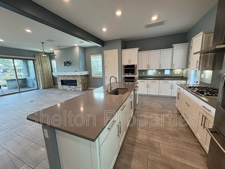 20614 W Hillcrest Blvd — Photo 6