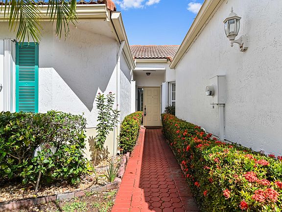 2nd image of 6069 Heliconia Road