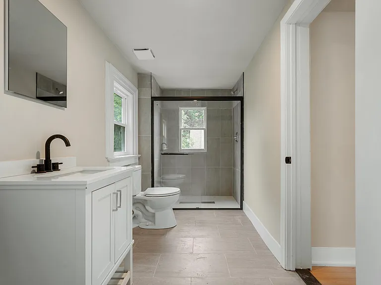 553 Highland Ave — Photo 16