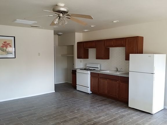 4th image of 3261 E Edison St #A