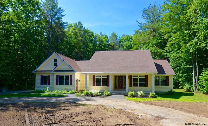 5th image of 13 COBBLE HILL Court