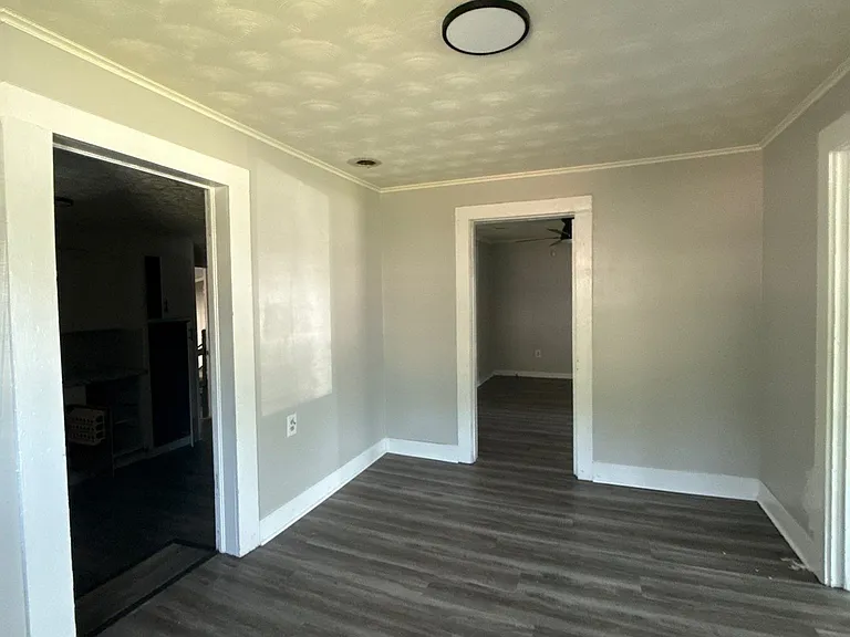 313 Eastland Ave — Photo 12