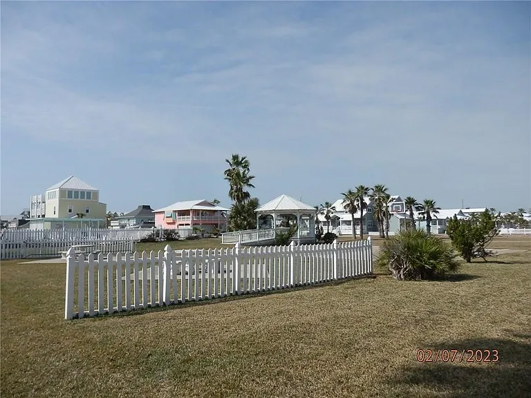 256 Beachwalk Ln — Photo 21